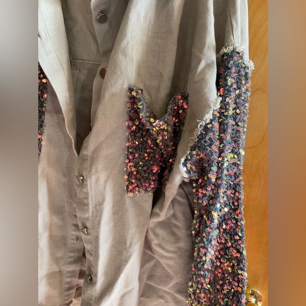 Stylish Women's Gray Sequin Utility Jacket - Picture 2 of 5